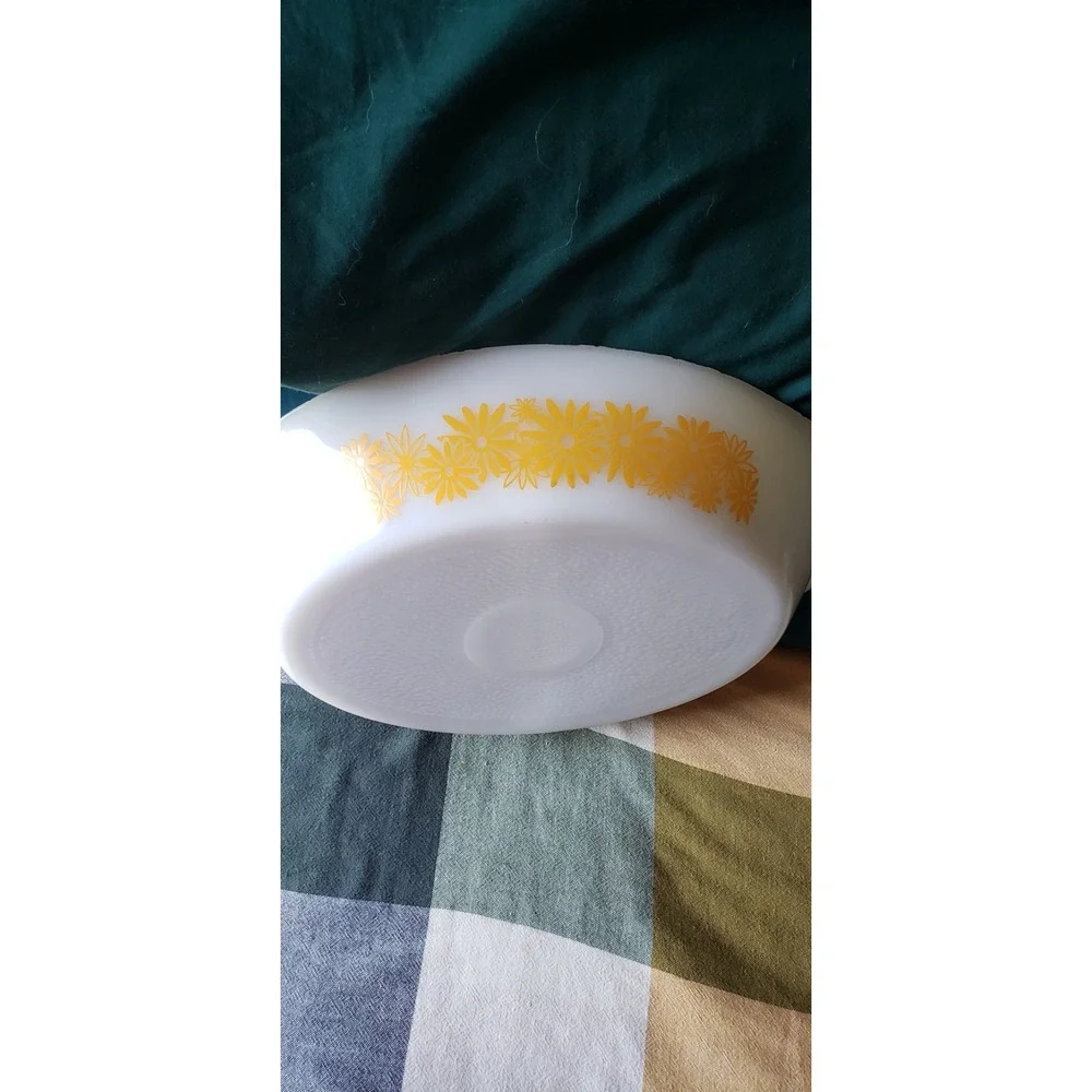 Vintage Pyrex Butterfly Gold 1.5 Quart Divided Casserole Dish 063 White Yellow